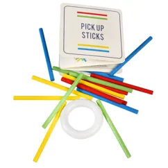 juguete de madera 'pick up sticks' en una lata