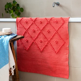 handwoven recycled cotton rug (90 x 50 cm) - coral handwoven recycled cotton rug (90 x 50 cm) - coral