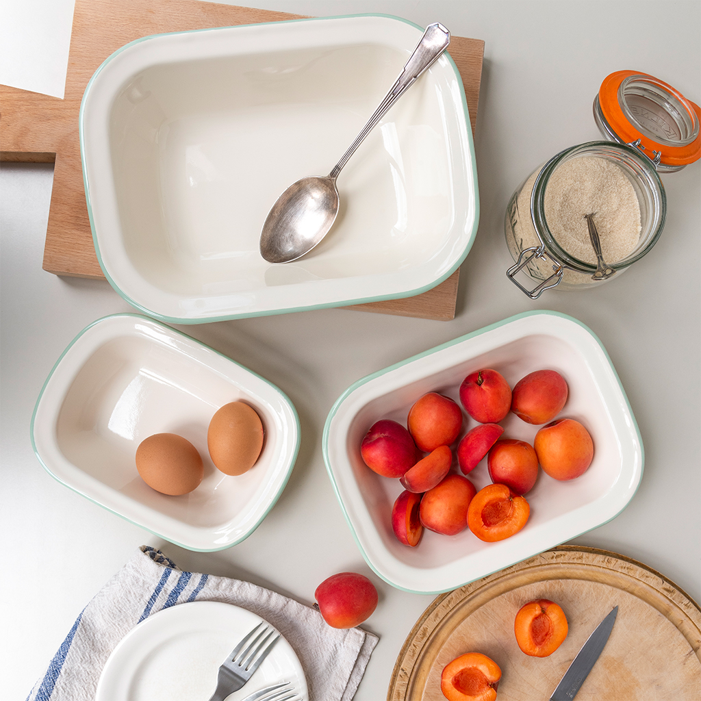 enamel pie dishes (set of 3) - pistachio green