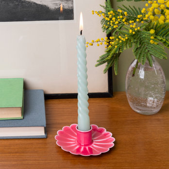 emaille-kerzenhalter mit flachem tropfschutz in blumenform - lebhaftem pink