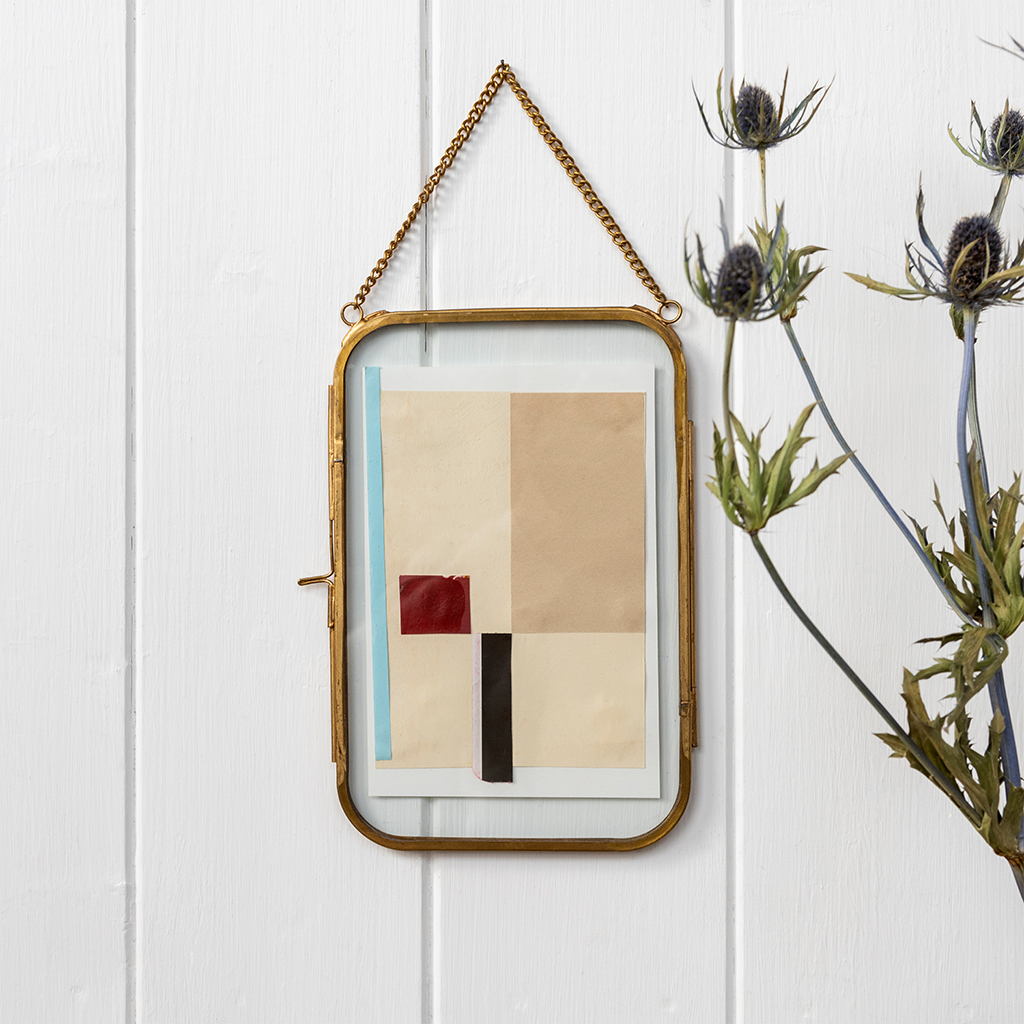 rounded hanging brass frame 13x20cm