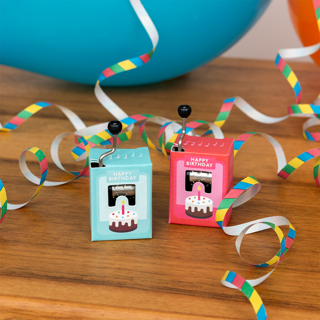 hand-crank music box (assorted) - happy birthday