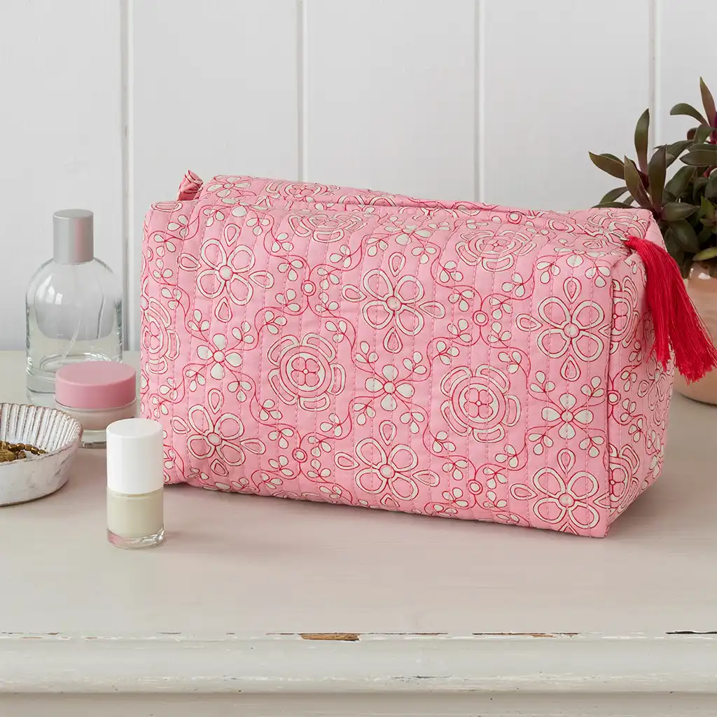 quilted wash bag - anushka