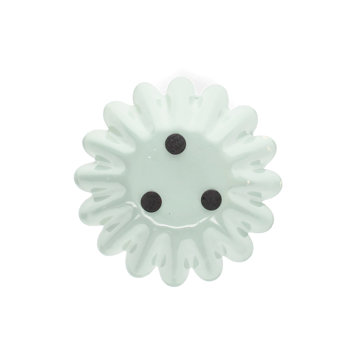 emaille-kerzenhalter mit gewölbtem tropfschutz in blumenform - hellgrau
