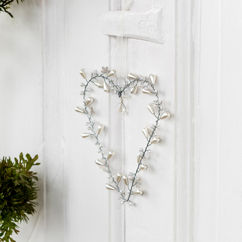 handgefertigte herzdekoration mit perlen (9x12cm) - weiß