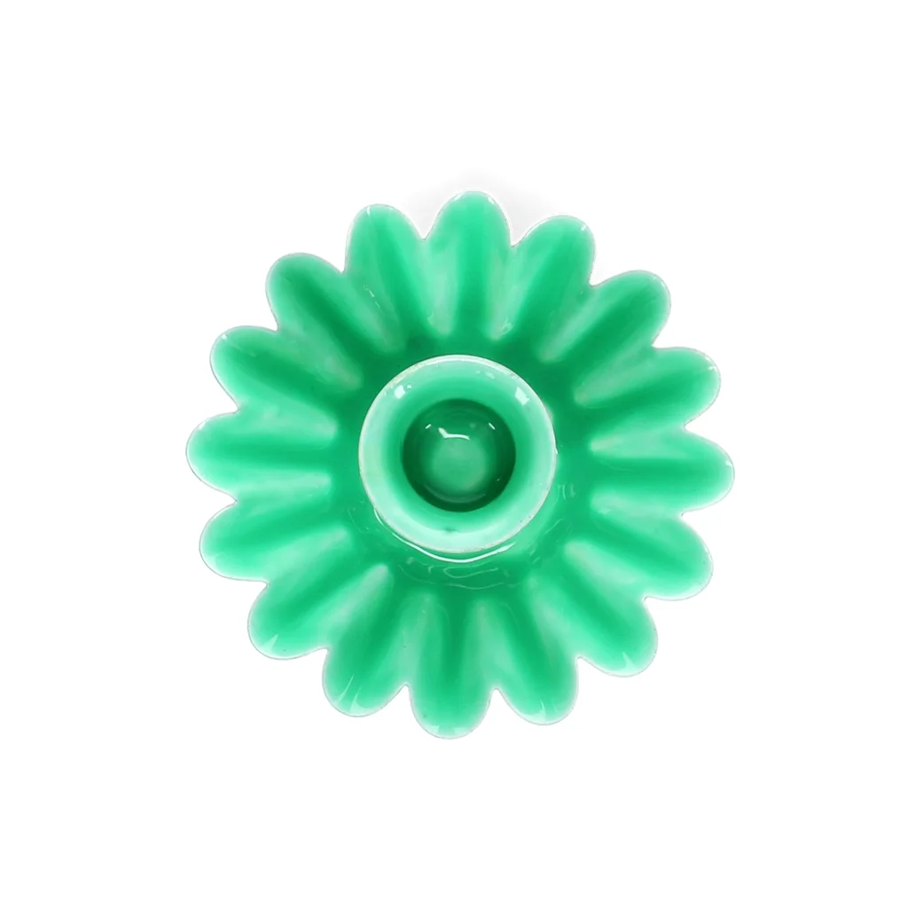 emaille-kerzenhalter mit gewölbtem tropfschutz in blumenform - grün