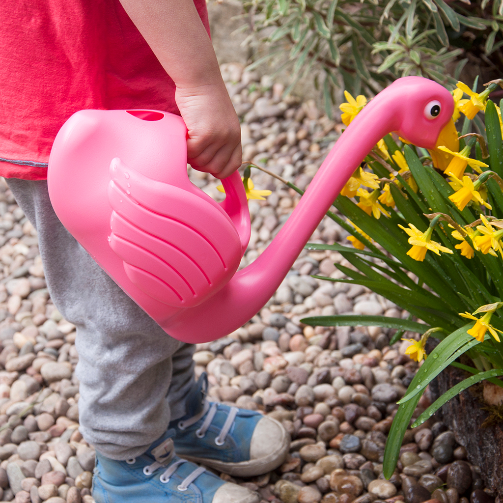 watering can (1.5ltr) - flamingo