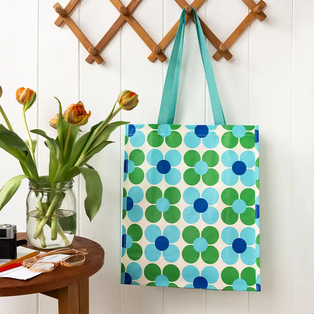 recycelte einkaufstasche - blaue und grüne gänseblümchen