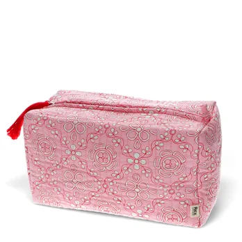 quilted wash bag - anushka quilted wash bag - anushka