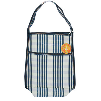 recycelte, gewebte tasche mit seitentasche - weiß und blau