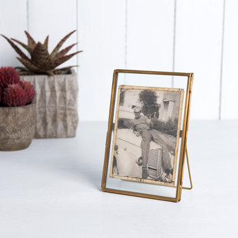 standing brass frame 15x10cm