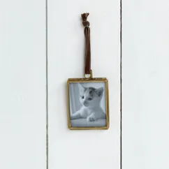 hanging brass frame 4.5x5.5cm hanging brass frame 4.5x5.5cm