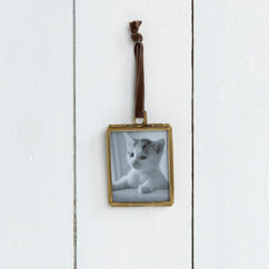 hanging brass frame 4.5x5.5cm