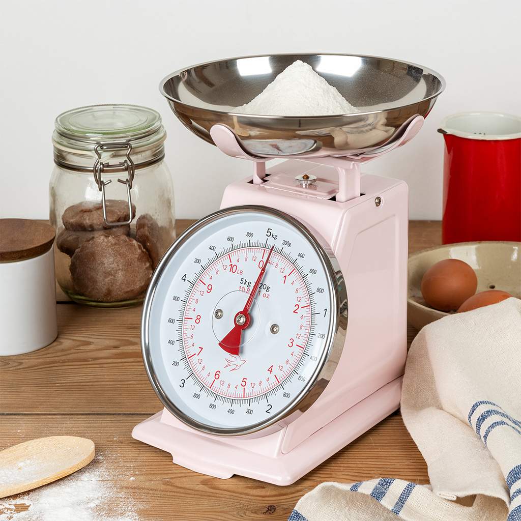 kitchen scales - light pink