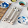 set mit essstäbchen, ablagen und saucenschälchen - katze