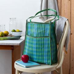 recycelte, gewebte tasche mit seitentasche - blau und grün