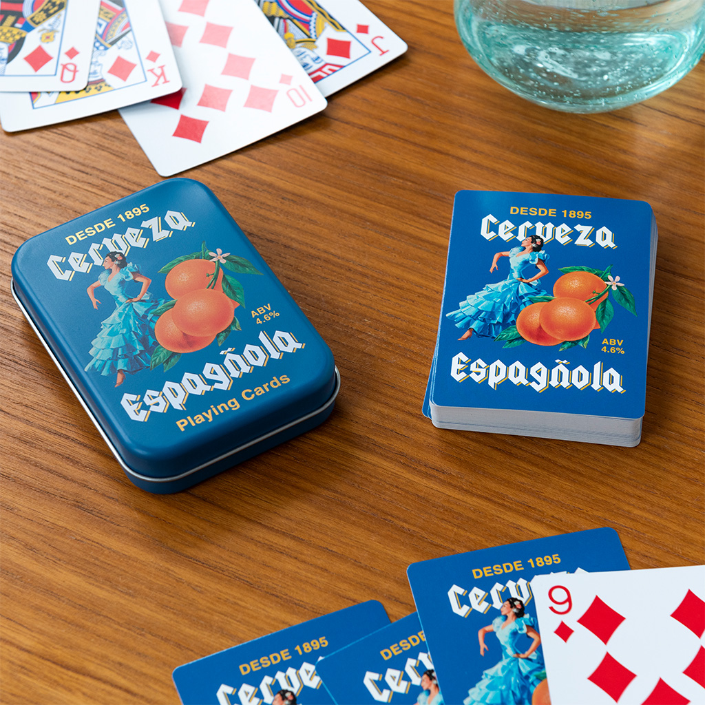cartes à jouer dans une boîte - cerveza española