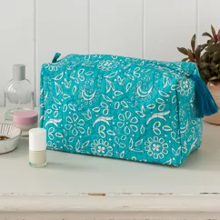 quilted wash bag - radhika quilted wash bag - radhika