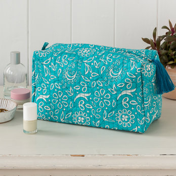 quilted wash bag - radhika