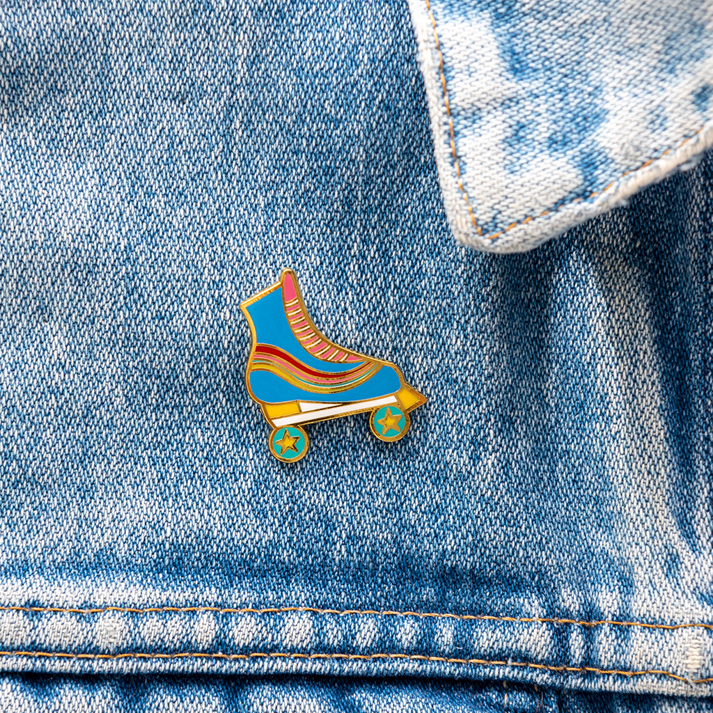 pin badge - roller skate 