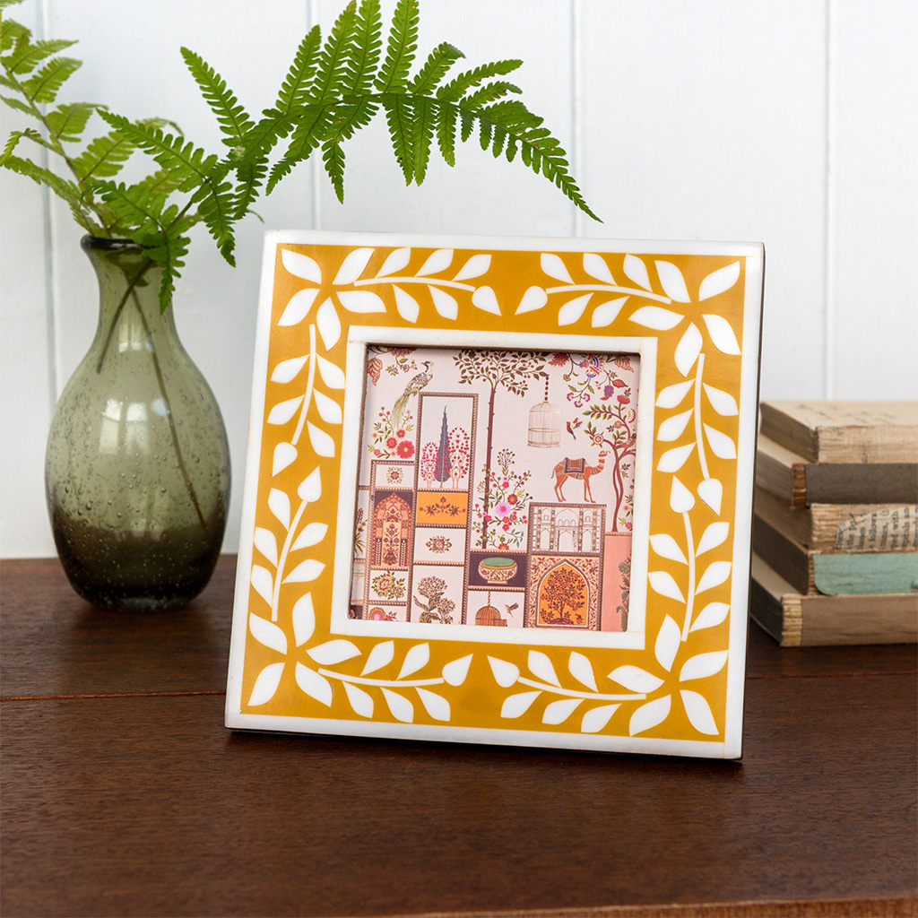 square resin picture frame (9cm x 9cm) - mustard yellow