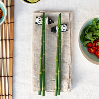 set mit essstäbchen und ablage - panda