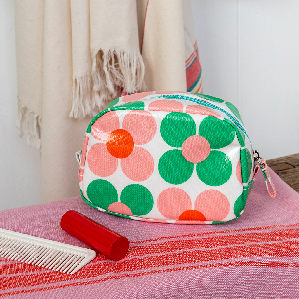 makeup bag - pink and green daisy