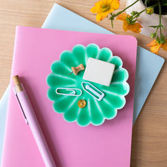 plat à bibelots émaillé en forme de fleur (9 cm) - vert