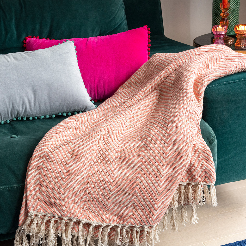 large herringbone throw (225 x 150 cm) - coral