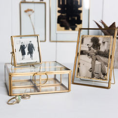 standing brass frame 8x8cm