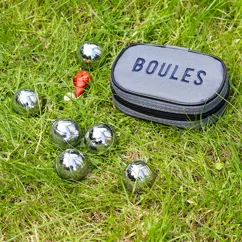 ensemble de mini boules dans un étui de voyage ensemble de mini boules dans un étui de voyage