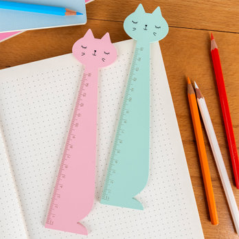 règle en bois - chat rose