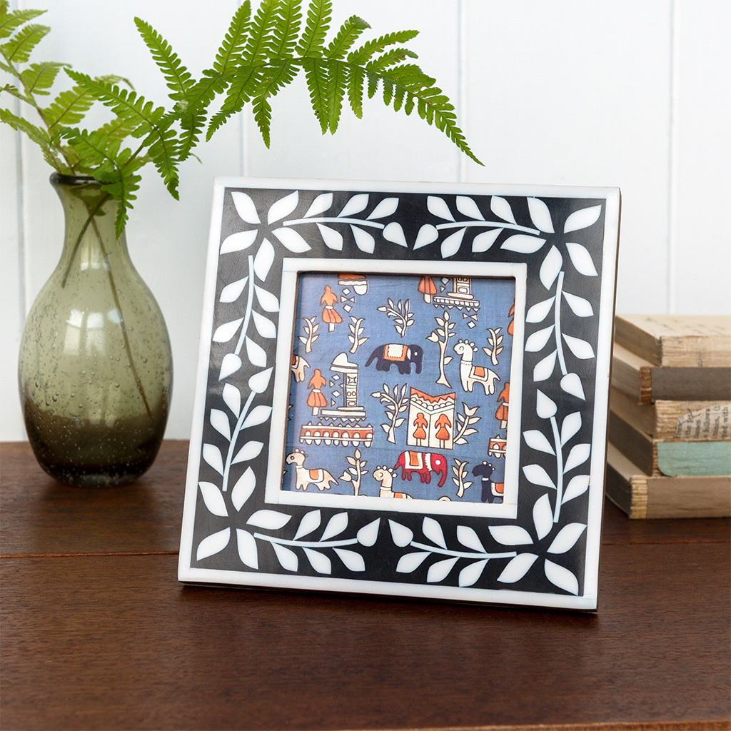 square resin picture frame (9cm x 9cm) - navy blue