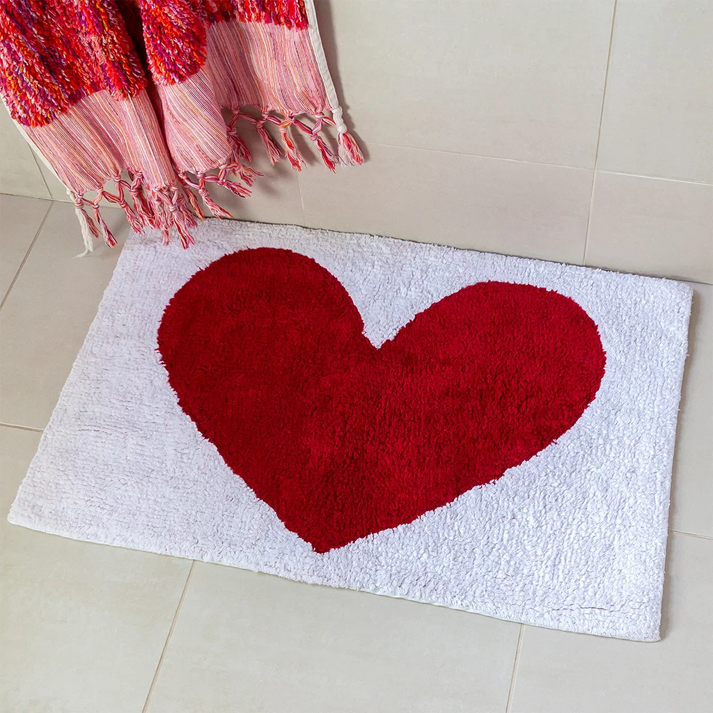 tapis de bain tufté en coton - coeur
