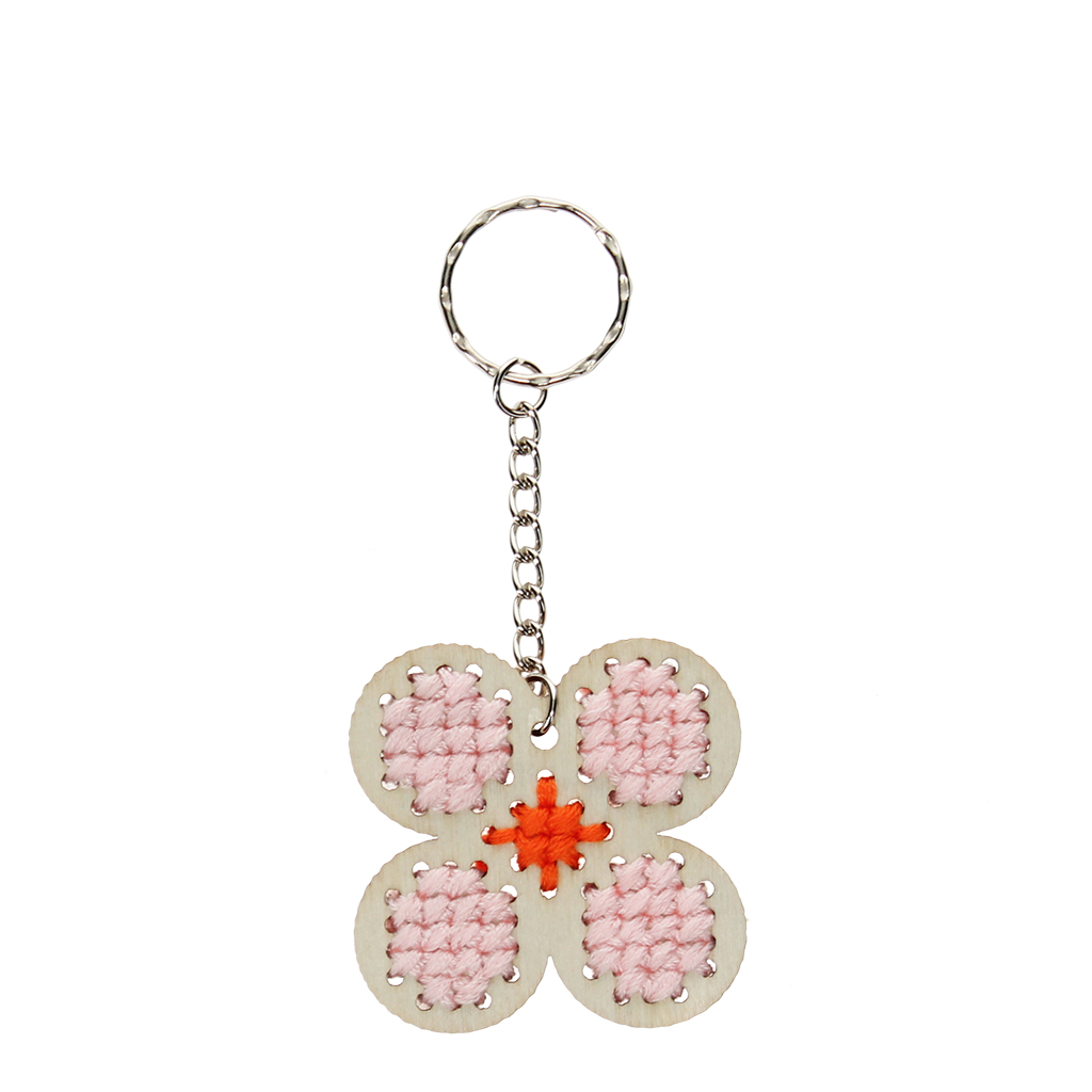 stitch your own wooden keyring - daisy