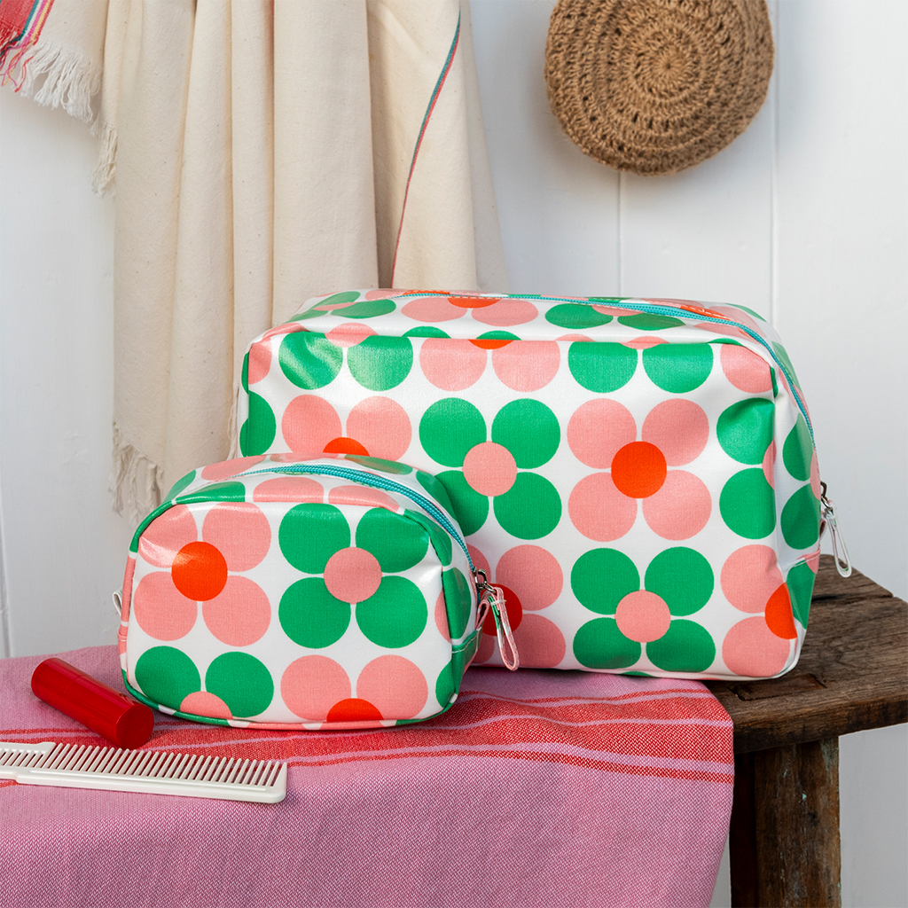 wash bag - pink and green daisy