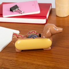 klebebandspender mit einer rolle klebeband - hot dog